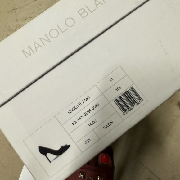 Manolo Blahnik Hangisi satin pumps - Picture 9 of 9
